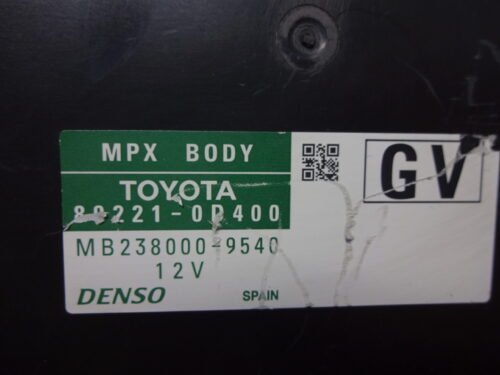 Unidad de control  Toyota Yaris 892210D400 89221-0D400 MB238000-9540