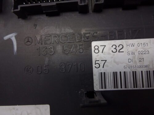 Caja de fusibles Mercedes ML W163 1635458732 163 545 87 32 05371057