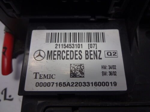 Caja de fusibles  MERCEDES 2115453101 2115453101(07)