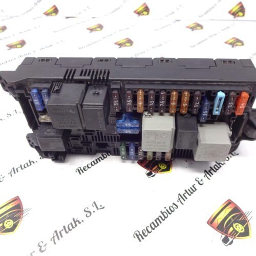 2115453101 2115453101(07) Caja de fusibles MERCEDES 2115453101 2115453101(07)