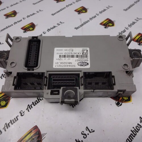 Caja de fusibles  IVECO DAILY 503440070217 69500837