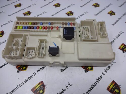 Caja de fusibles VOLVO 31254749 519096812 31268178