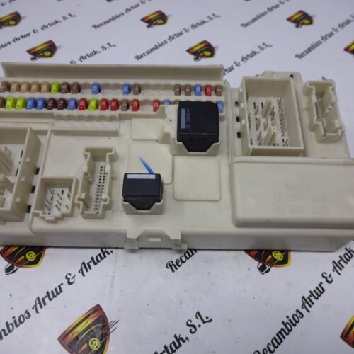 Caja de fusibles VOLVO 31254749 519096812 31268178