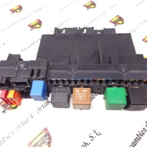 A2305452032 05045129 Caja de fusibles Mercedes Benz R230 SL 500 A2305452032 05045129