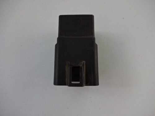 Relé Rele FIAT  Alfa Romeo 46520438 V23136A1001X46 V23136-A1001-X46