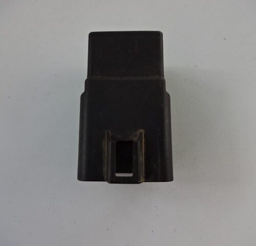 Relé Rele FIAT  Alfa Romeo 46520438 V23136A1001X46 V23136-A1001-X46