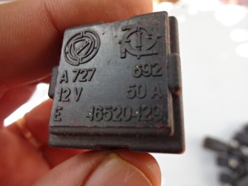 Relé / Relais / Rele / Relay / Fiat Lancia Alfa Romeo 46520429 A727