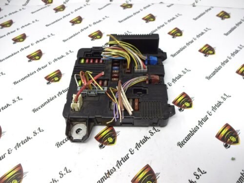 Caja de fusibles Renault Scenic Megane 8200306032A S118399200D UPC X84 N2 UPC