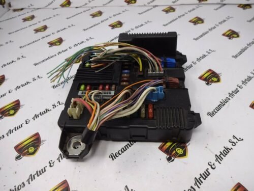 Caja de fusibles Renault Scenic Megane 8200306033C S118399300L UPC X84 N3 UPC N3