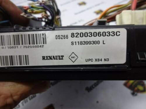 Caja de fusibles Renault Scenic Megane 8200306033C S118399300L UPC X84 N3 UPC N3