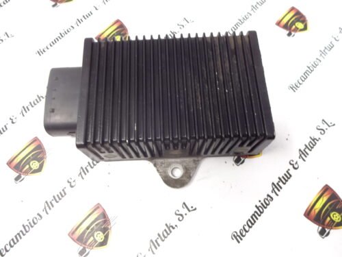 Unidad de control Mitsubishi MD340897 E8T11173