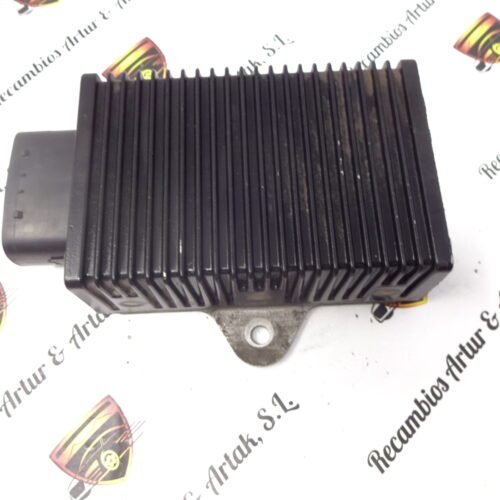 Unidad de control Mitsubishi MD340897 E8T11173