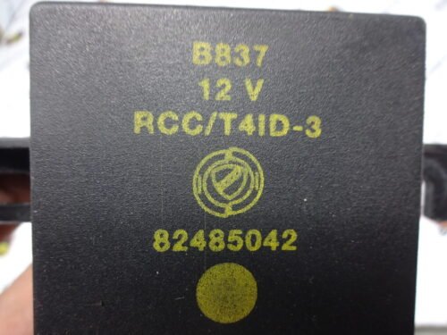 Unidad de control  Fiat Alfa Romeo Lancia 82485042 RCC/T4ID-3 B837 12V
