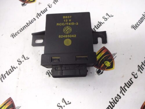 Unidad de control  Fiat Alfa Romeo Lancia 82485042 RCC/T4ID-3 B837 12V
