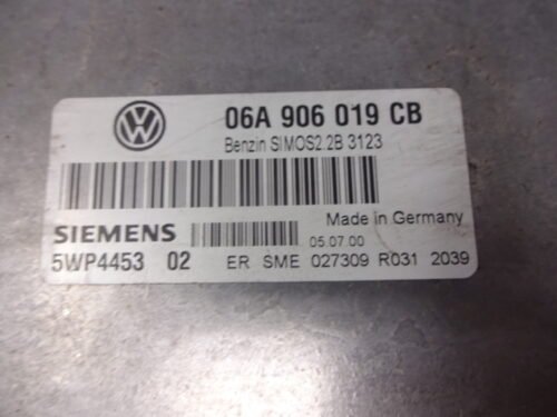 Centralita del motor VW Golf  4  06A906019CB 5WP445302 5WP4453 02