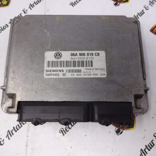 Centralita del motor VW Golf  4  06A906019CB 5WP445302 5WP4453 02