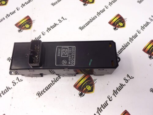 Botonera Elevalunas  Mitsubishi Outlander 8608A060 C8D-D601M