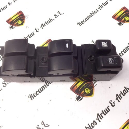 Botonera Elevalunas  Mitsubishi Outlander 8608A060 C8D-D601M