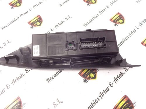 Botonera Elevalunas  NISSAN JUKE 254011KA5E 25401-1KA5E