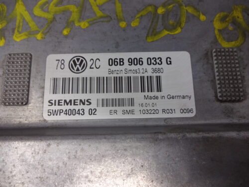 Centralita del motor  VW Golf 06B906033G 5WP4004302 5WP40043 02