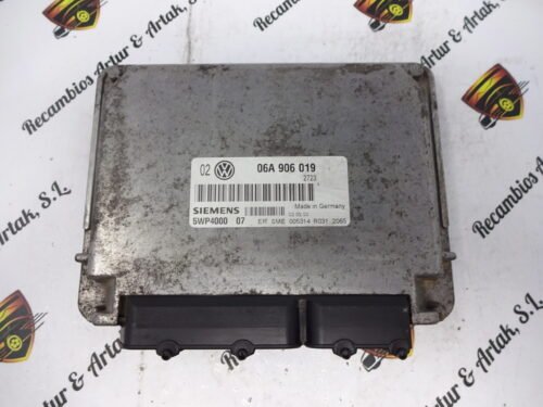 Centralita del motor  VW Golf 4 06A906019 5WP4000 07  5WP400007