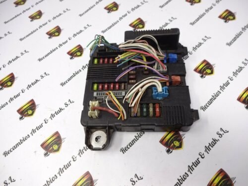 Caja de fusibles Renault Scenic Megane 8200306033 S118399300F UPC X84 N3
