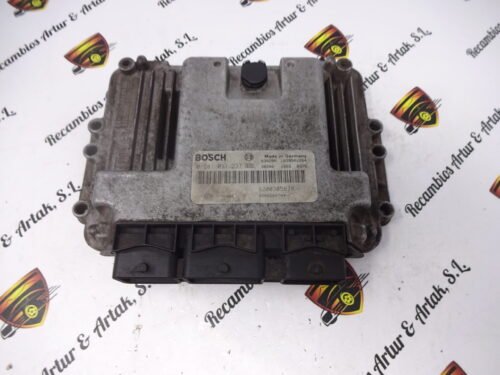 Centralita del motor Renault  0281011237 8200305678 8200284704