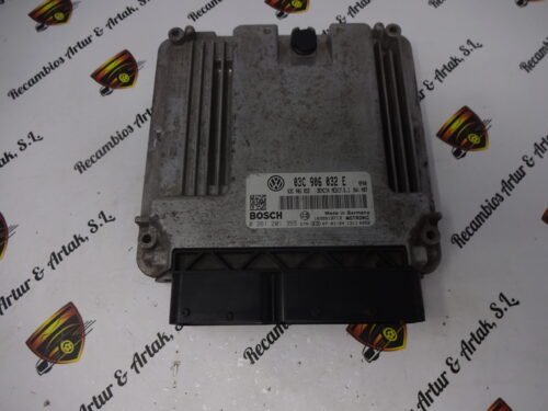 Centralita del motor VW GOLF 03C906032E 0261201355 03C 906 032 E