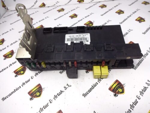 Caja de fusibles  Mercedes-Benz 2035450701 5DK007974-20