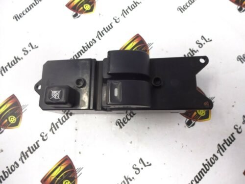 Botonera Elevalunas Mitsubishi Colt 8608A076 C8DD524MUK C8D-D524M