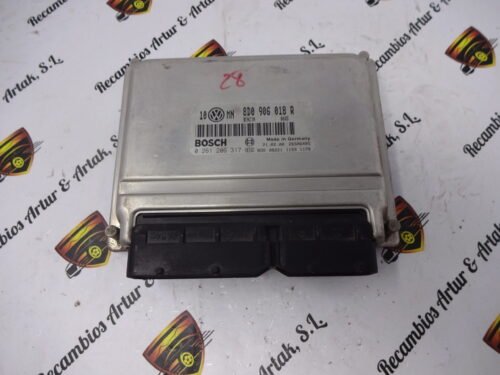 Centralita del motor  VW Passat  0261206317 8D0906018R