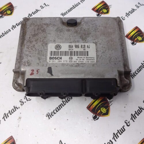 Centralita del motor  SEAT Toledo Leon 06A906018AJ 0261204878