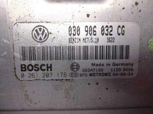Centralita del motor VW POLO 030906032CG 0261207178