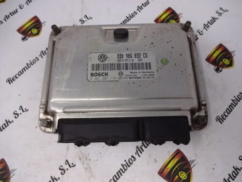 Centralita del motor VW POLO 030906032CG 0261207178