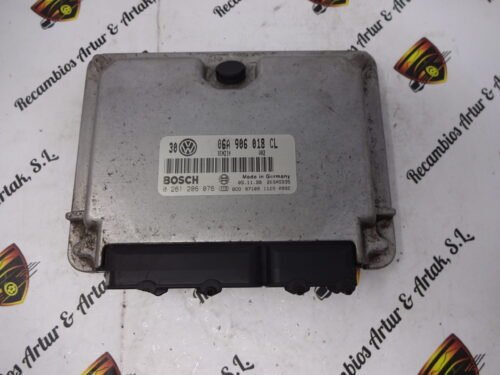 Centralita del motor VW Golf 06A906018CL 0261206076