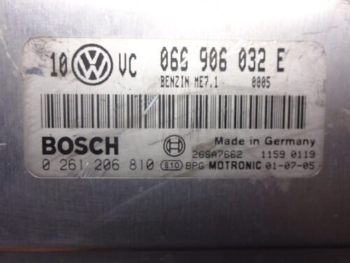 Centralita del motor VW Passat 066906032E 0261206810