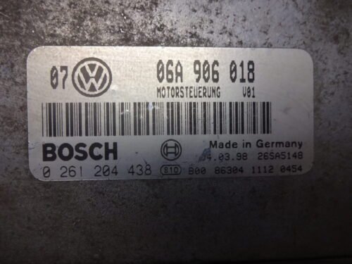 Centralita del motor VW Golf 06A906018 0261204438