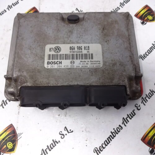 Centralita del motor VW Golf 06A906018 0261204438