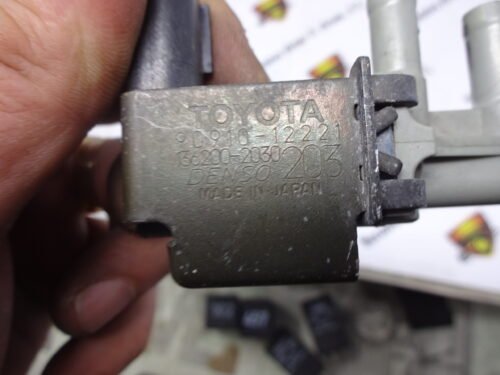 Válvula de vacío  Toyota 9091012221 90910-12221 136200-2030