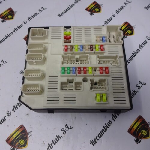 Caja de fusibles Renault Megane 284B61871R 519339402 USM