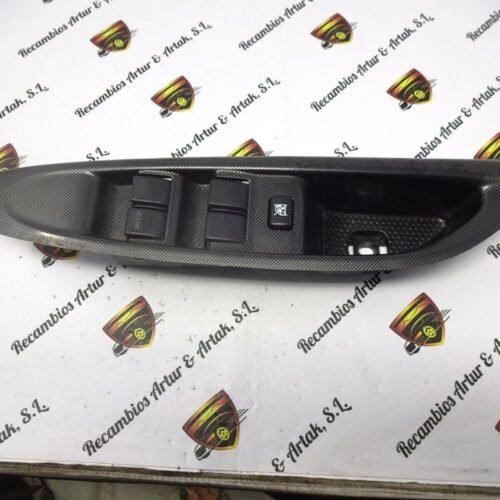 Botonera elevalunas Mazda MPV LD6266350A LD62 66 350A C8H-D182