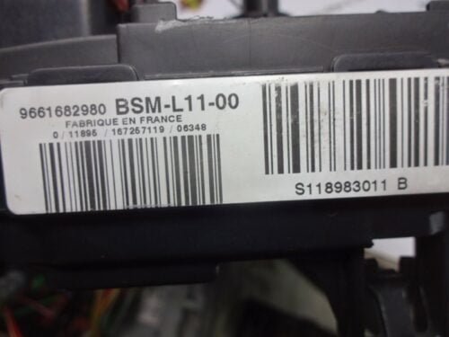 Caja de fusibles Citroen C5 C4 S118983011B 9661682980 BSM-L11-00 S118983011 B