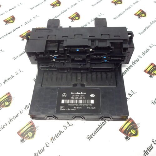 A2035454901 5DK008485-16 Caja de fusibles Mercedes CLC W203 Coupe A2035454901 5DK008485-16