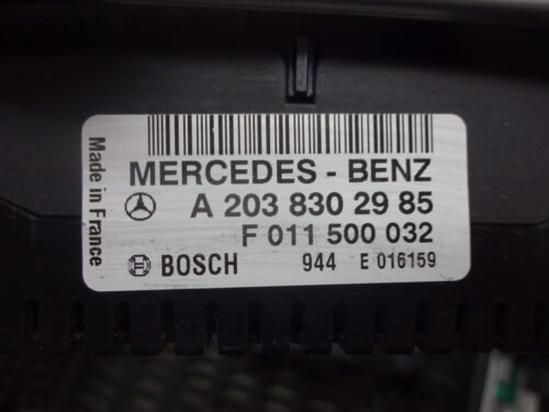 A/C System  Clima panel de control  Mercedes A2038302985 F011500032