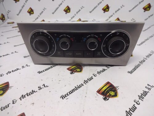 A/C System  Clima panel de control  Mercedes A2038302985 F011500032