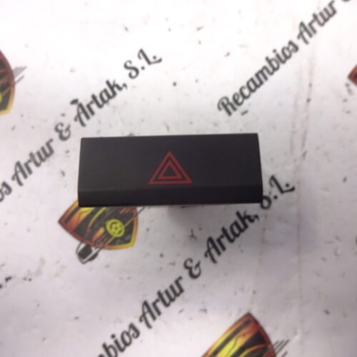 Interruptor de emergencia Hazard switch Seat Leon 5F0953235A 5FO953235A