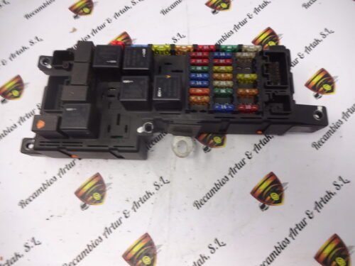 Caja de fusibles  VOLVO S60 8678449