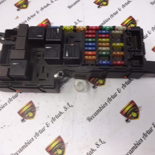 Caja de fusibles  VOLVO S60 8678449