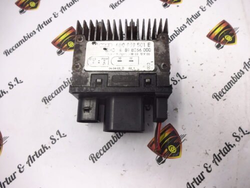 4B0959501E 4BO959501E 898066000 Relé del ventilador del radiador AUDI RS6 Avant 4B0959501E 4BO959501E 898066000