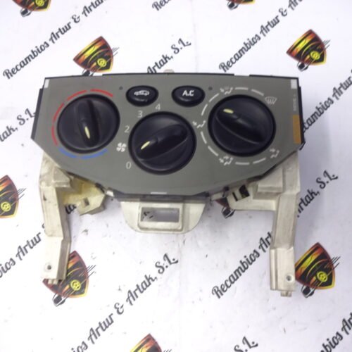 A/C System  Clima panel de control  Renault Trafic W964098P